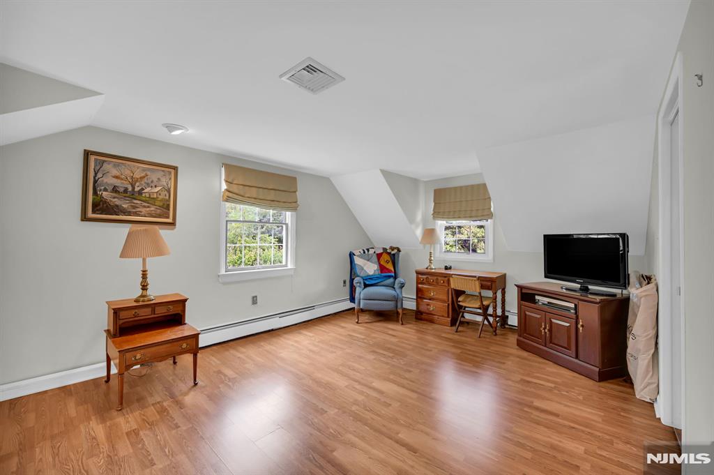 15 W Park Avenue