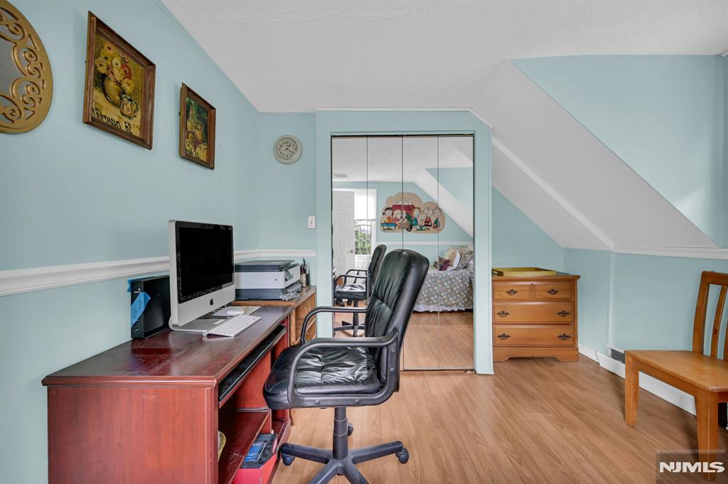 15 W Park Avenue