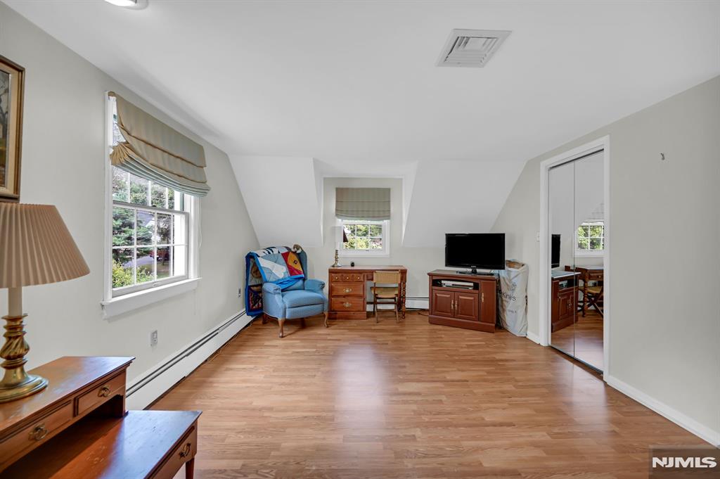 15 W Park Avenue