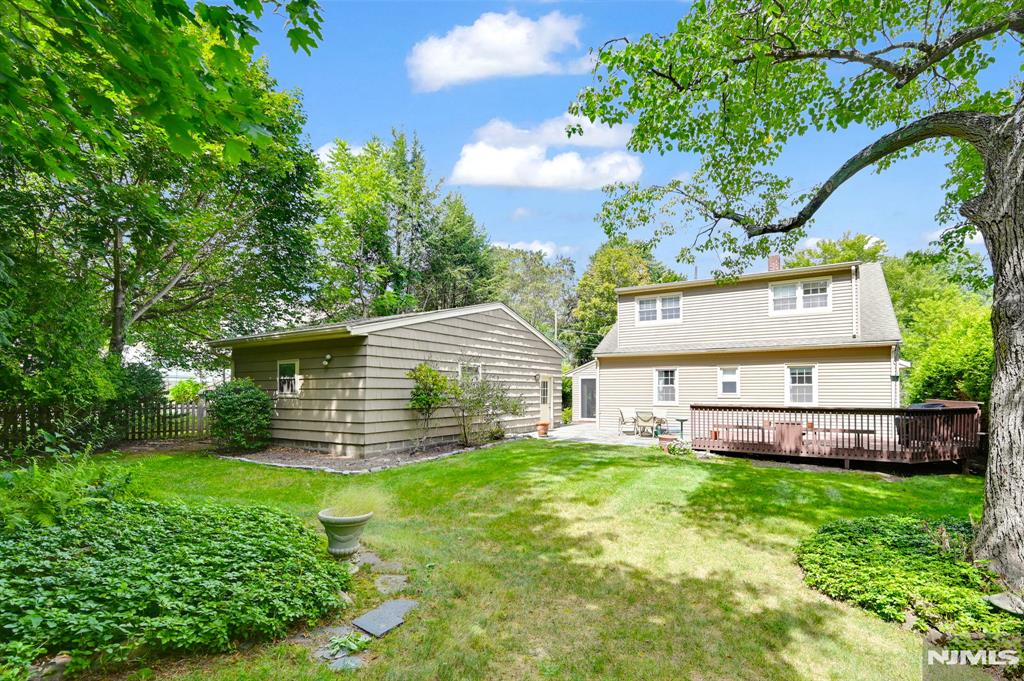 15 W Park Avenue
