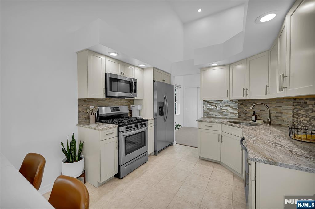 659 Richmond Court 659
