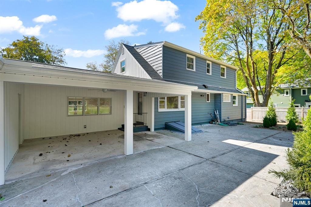 60 Fremont Avenue