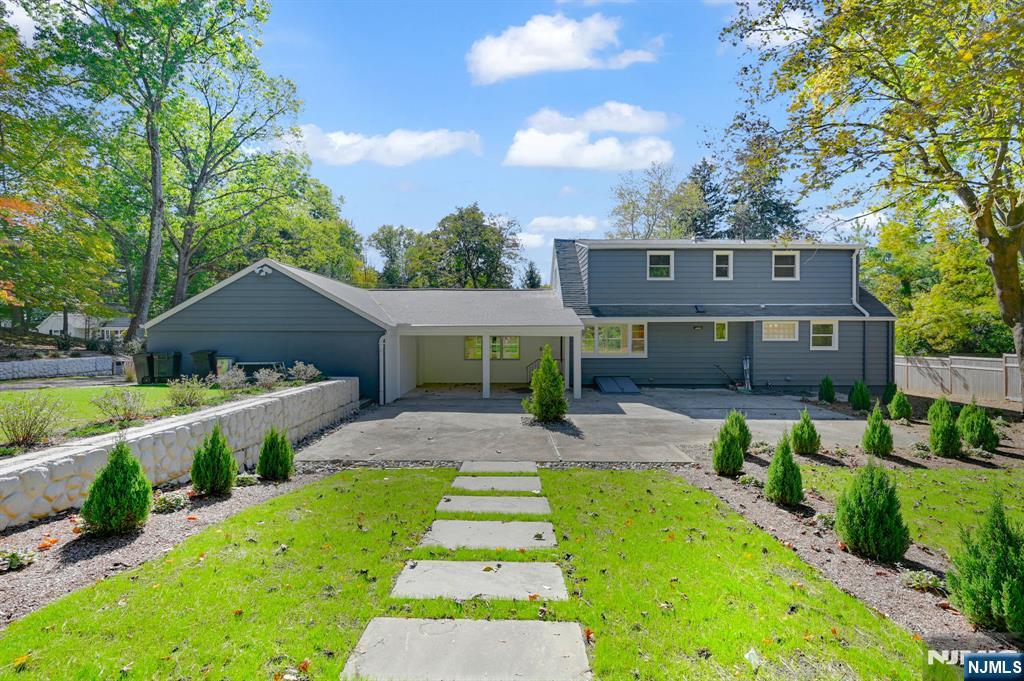 60 Fremont Avenue