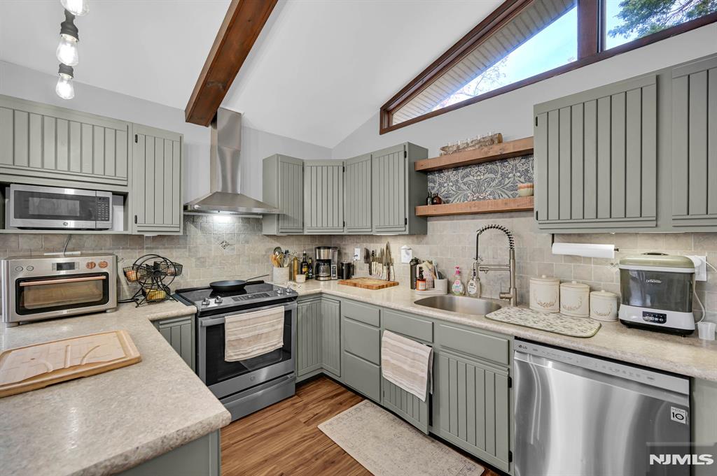 64 Bellot Road