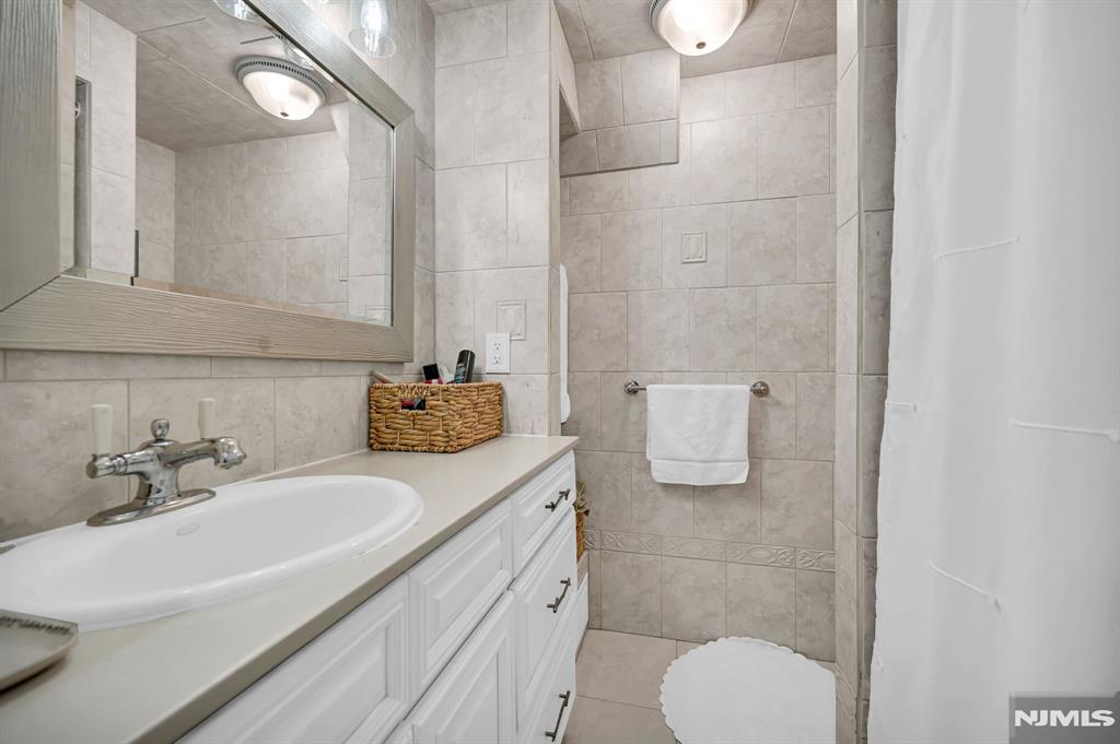 64 Bellot Road