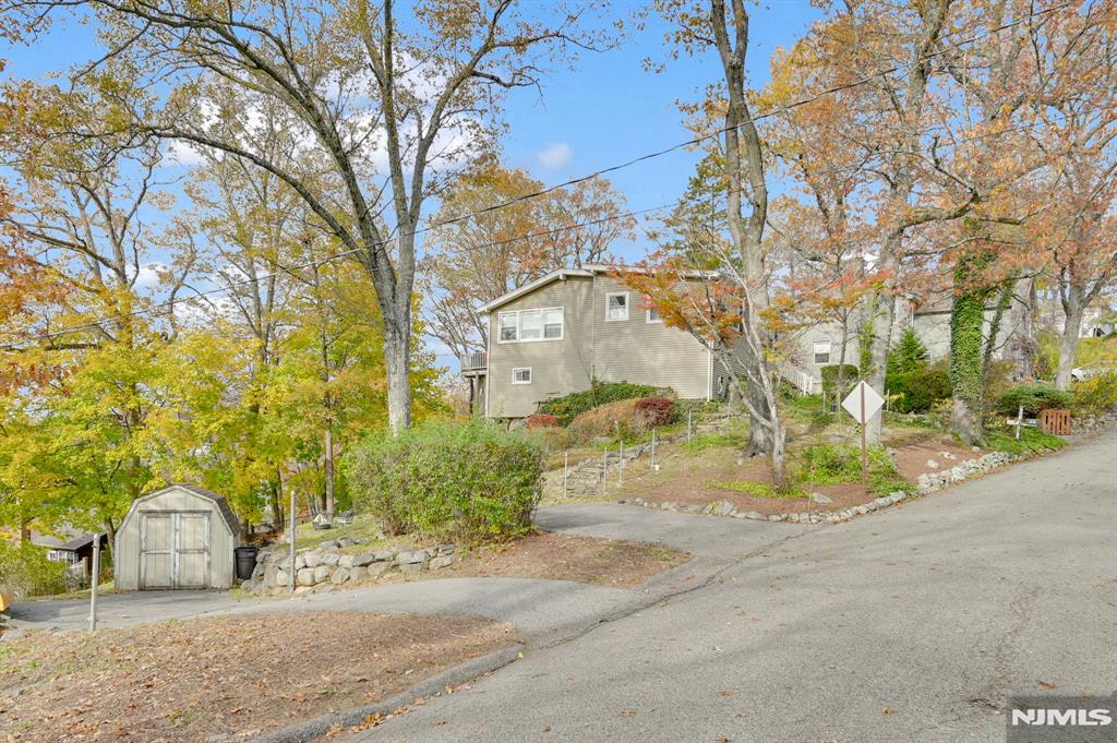 64 Bellot Road