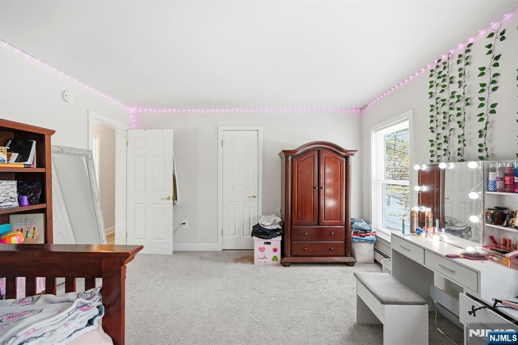 27 Saddle River Road