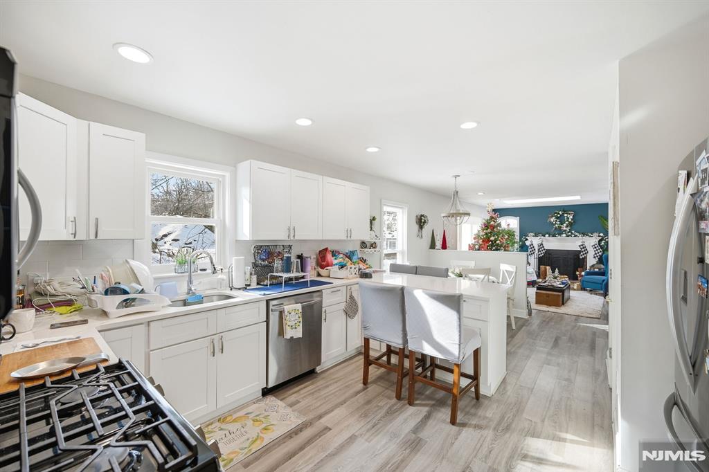 27 Saddle River Road