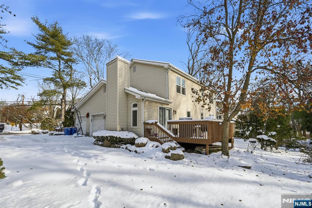 27 Saddle River Road