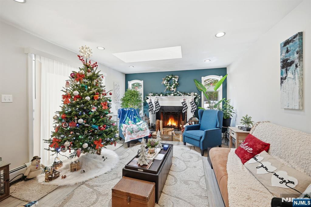 27 Saddle River Road
