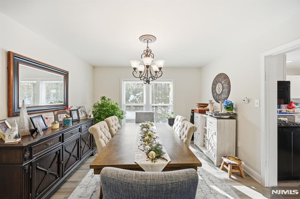 27 Saddle River Road