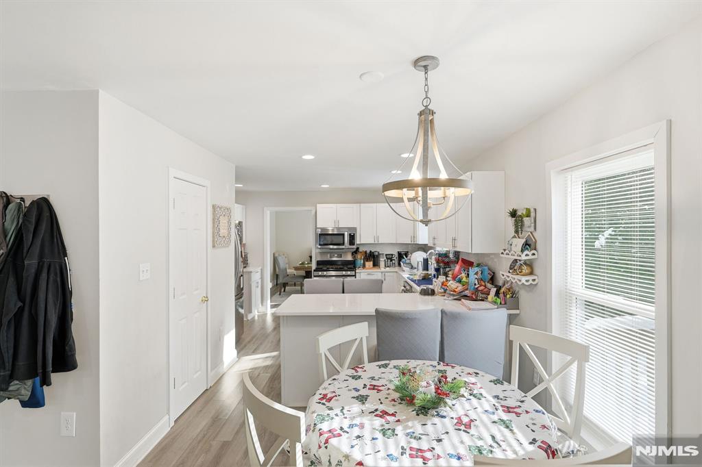 27 Saddle River Road