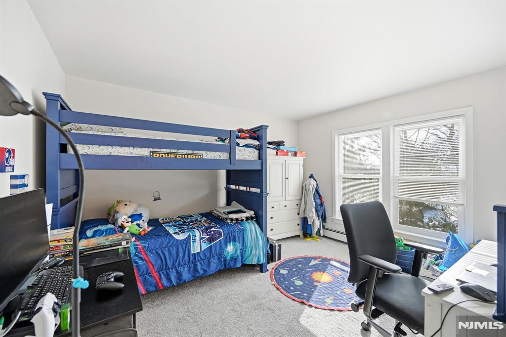 27 Saddle River Road