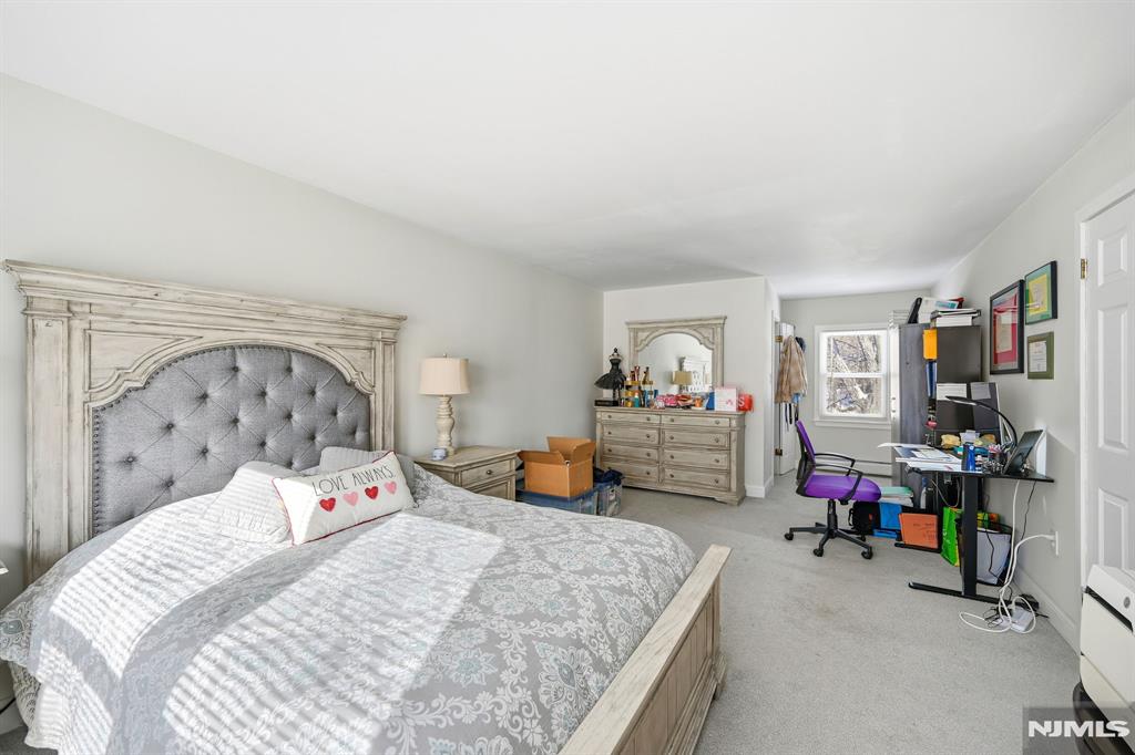 27 Saddle River Road