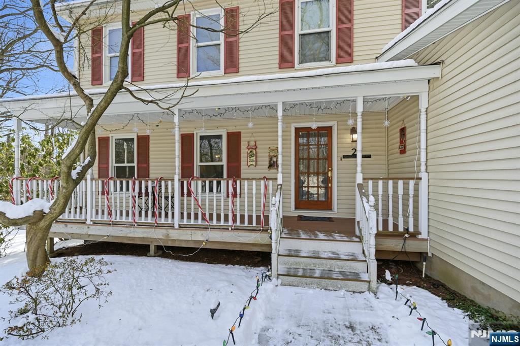 27 Saddle River Road