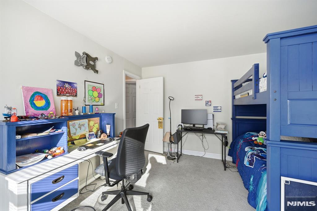 27 Saddle River Road