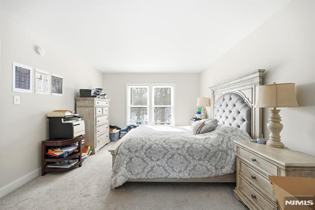 27 Saddle River Road