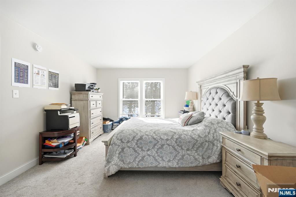 27 Saddle River Road
