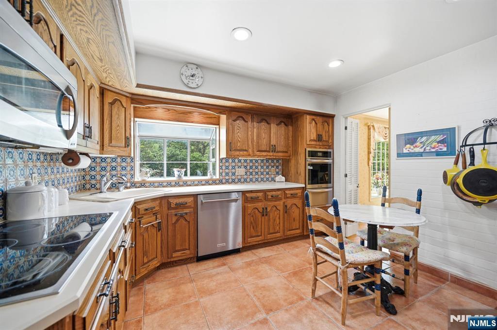 16 Pinecrest Drive