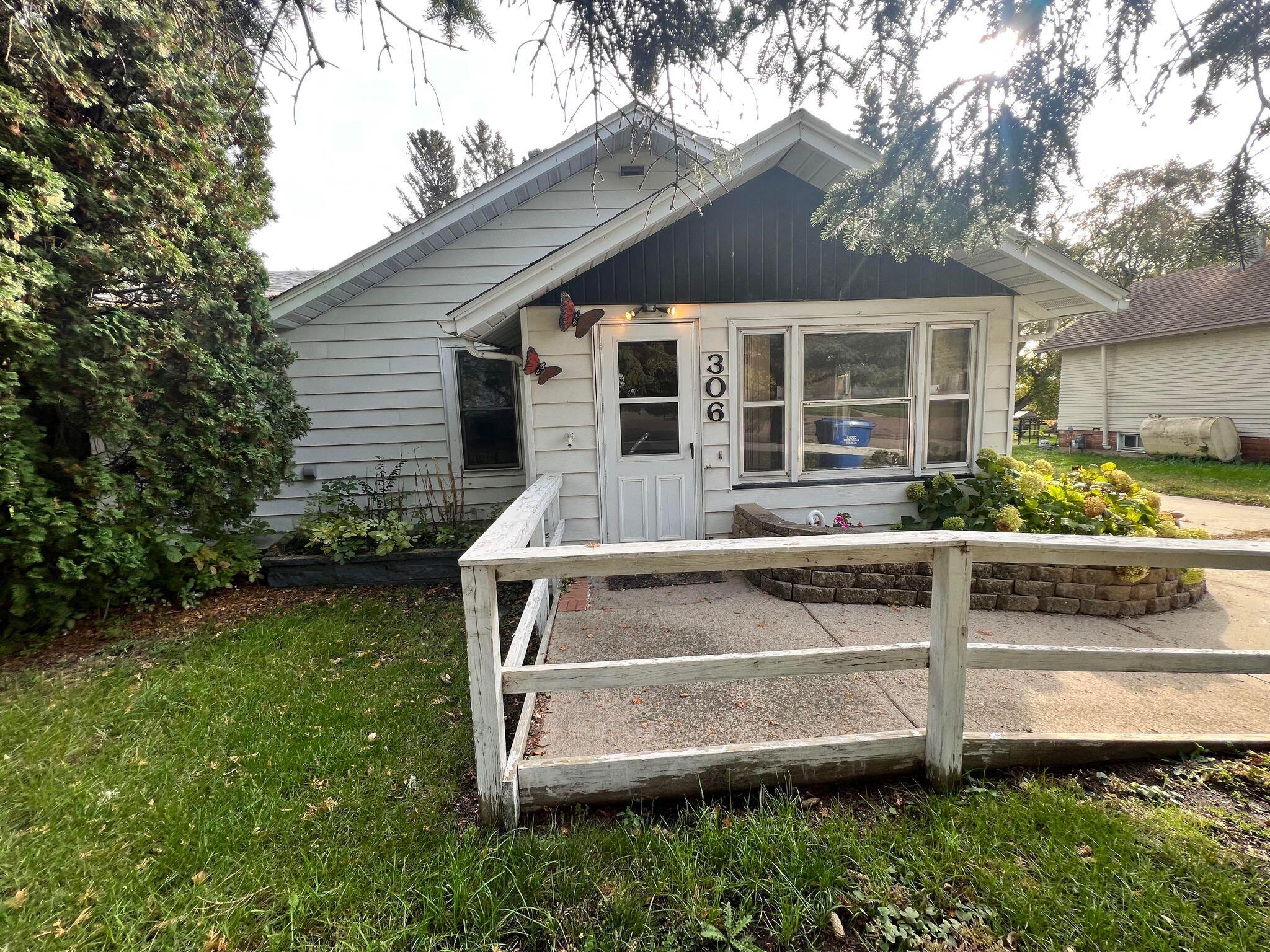 306 Joliet Ave SE