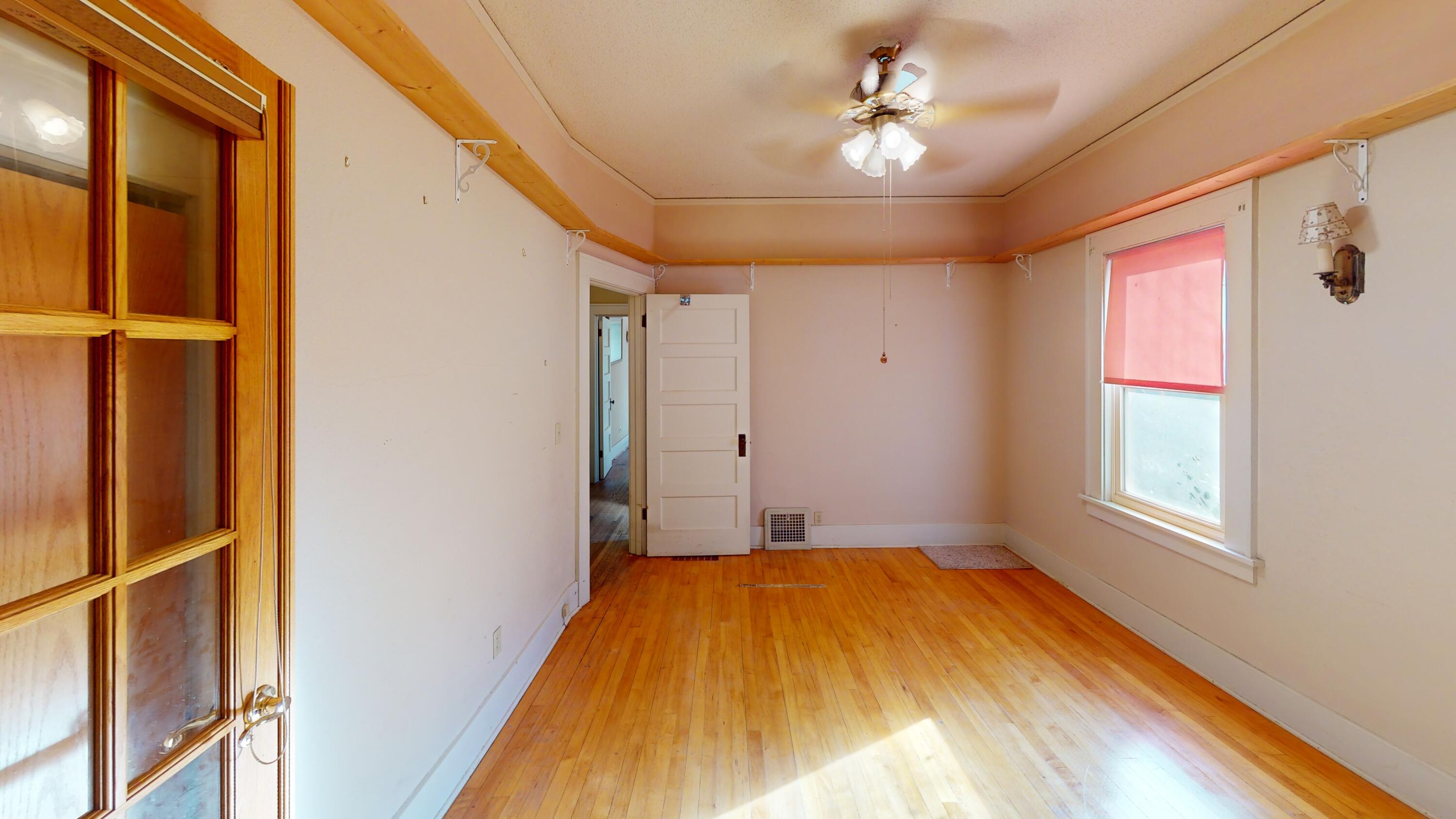 653 Colorado Ave SW