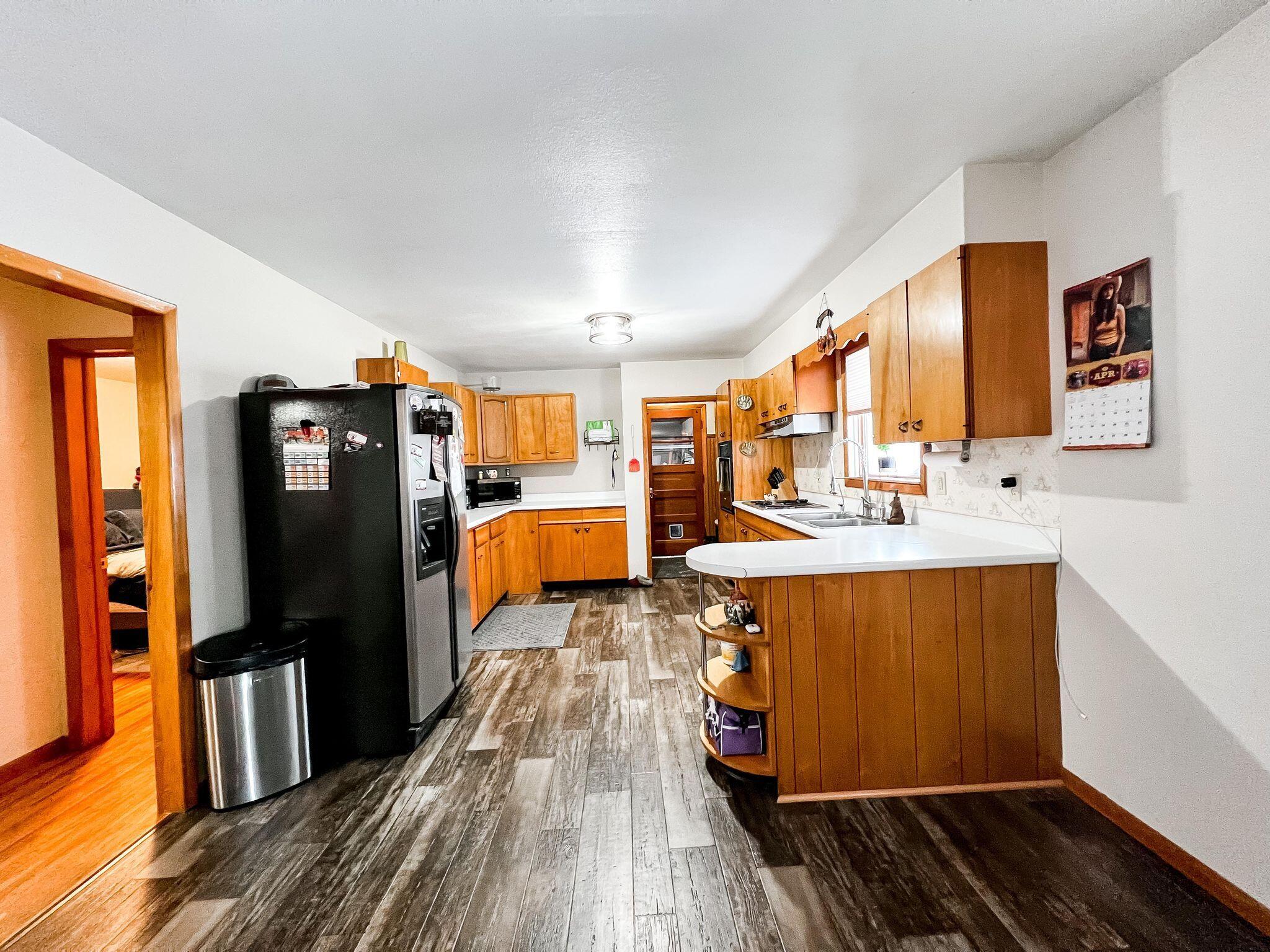 582 Custer Ave NE