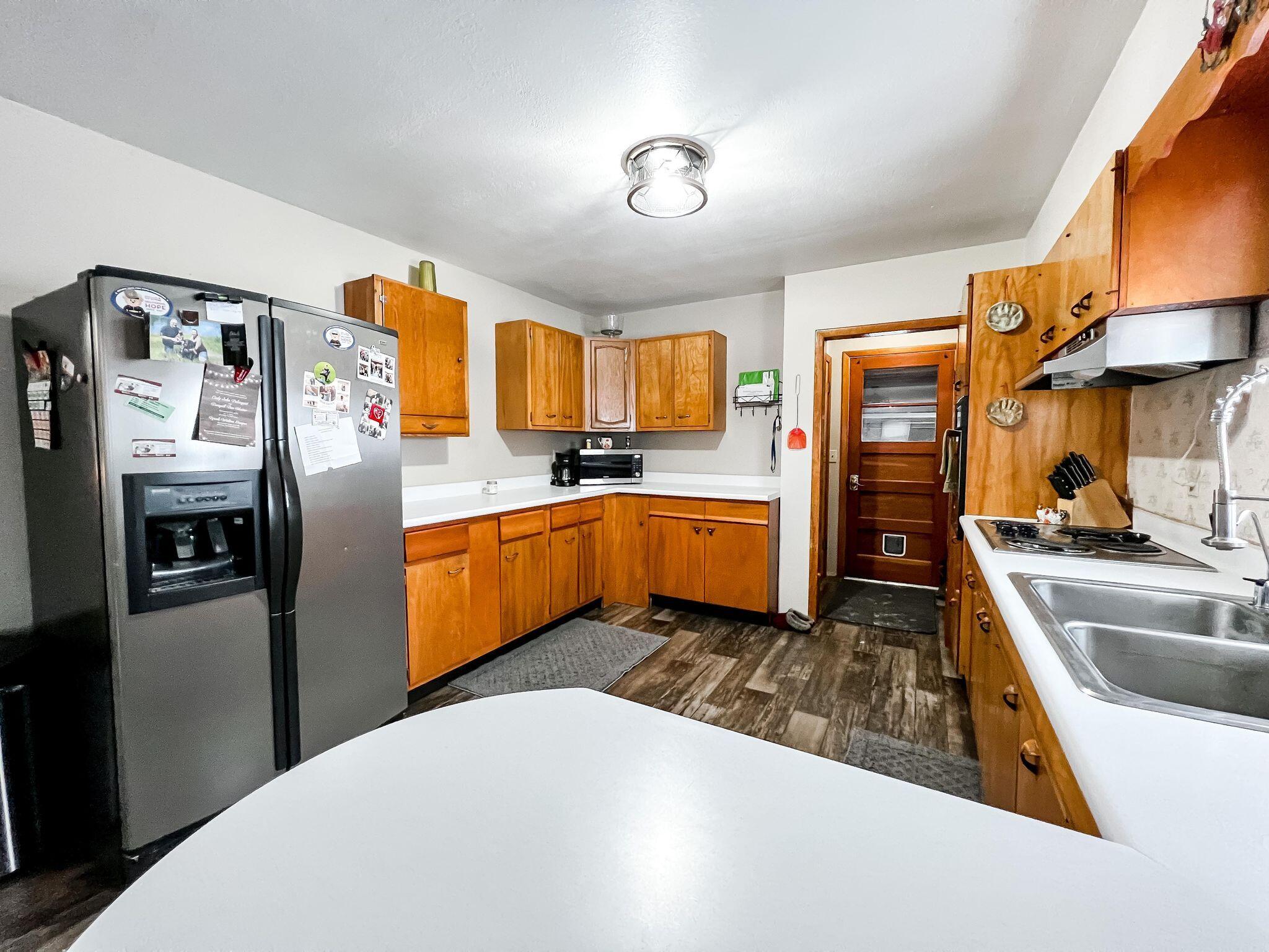 582 Custer Ave NE