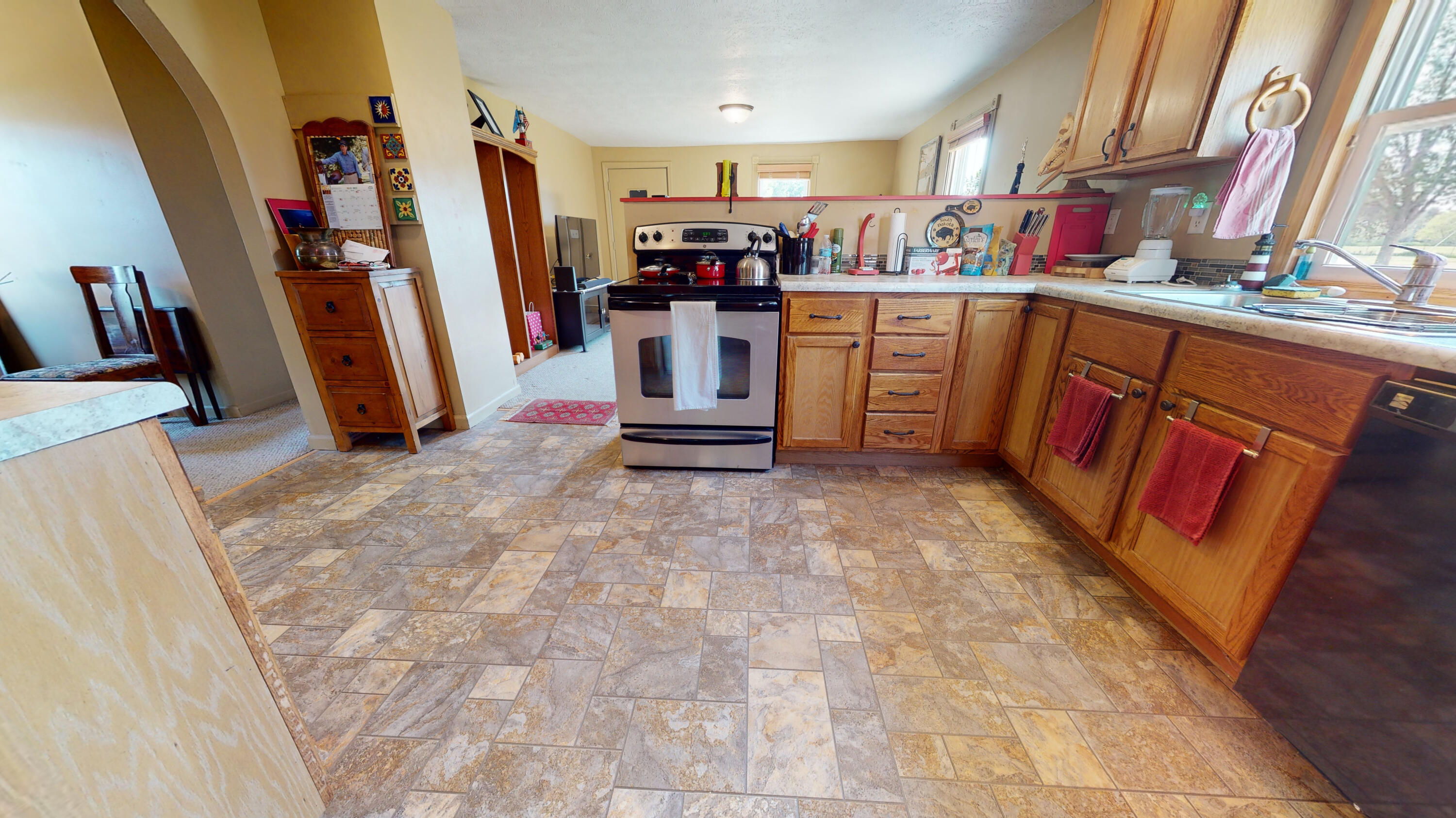 555 Lawnridge Ave NE