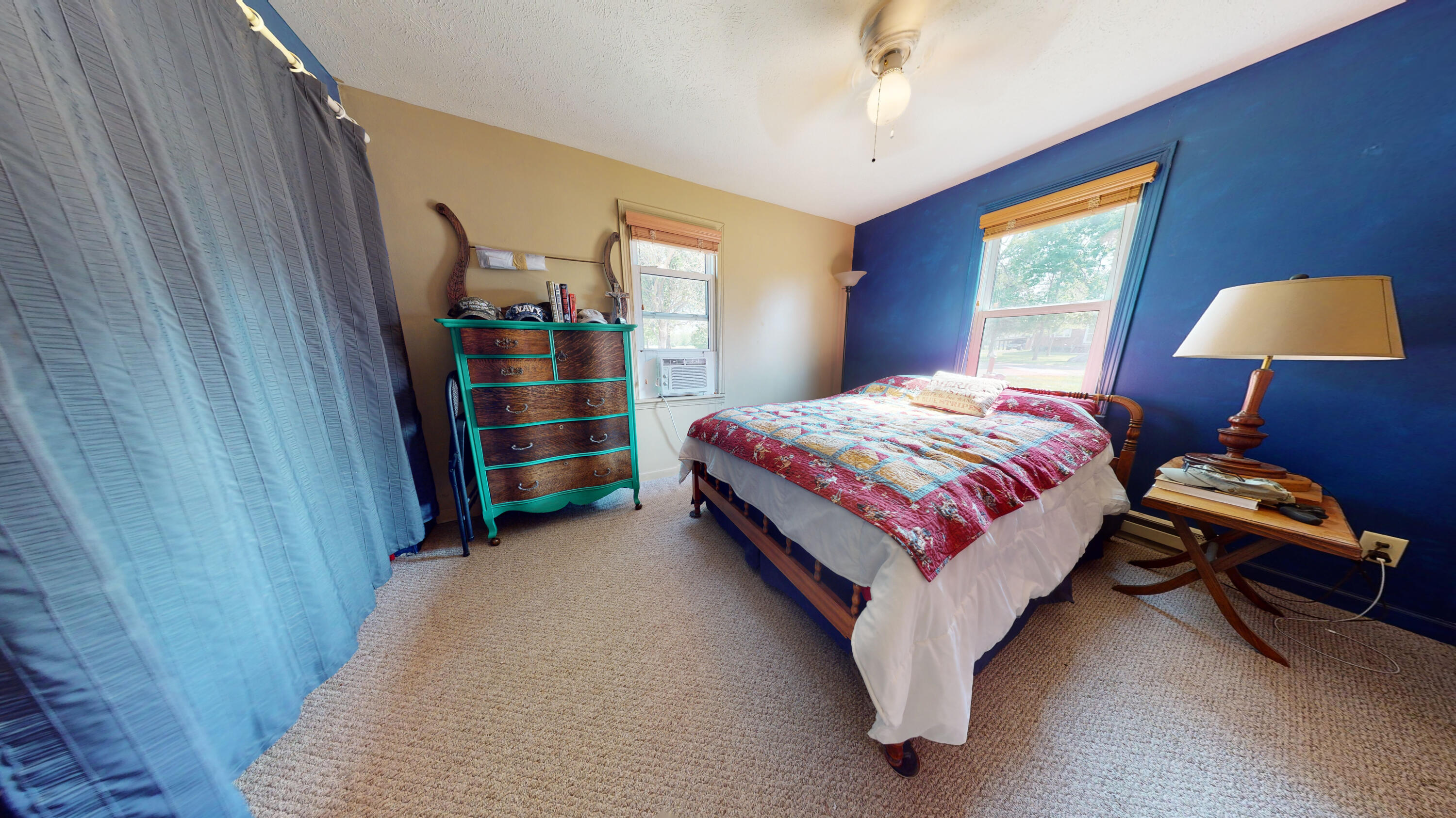 555 Lawnridge Ave NE