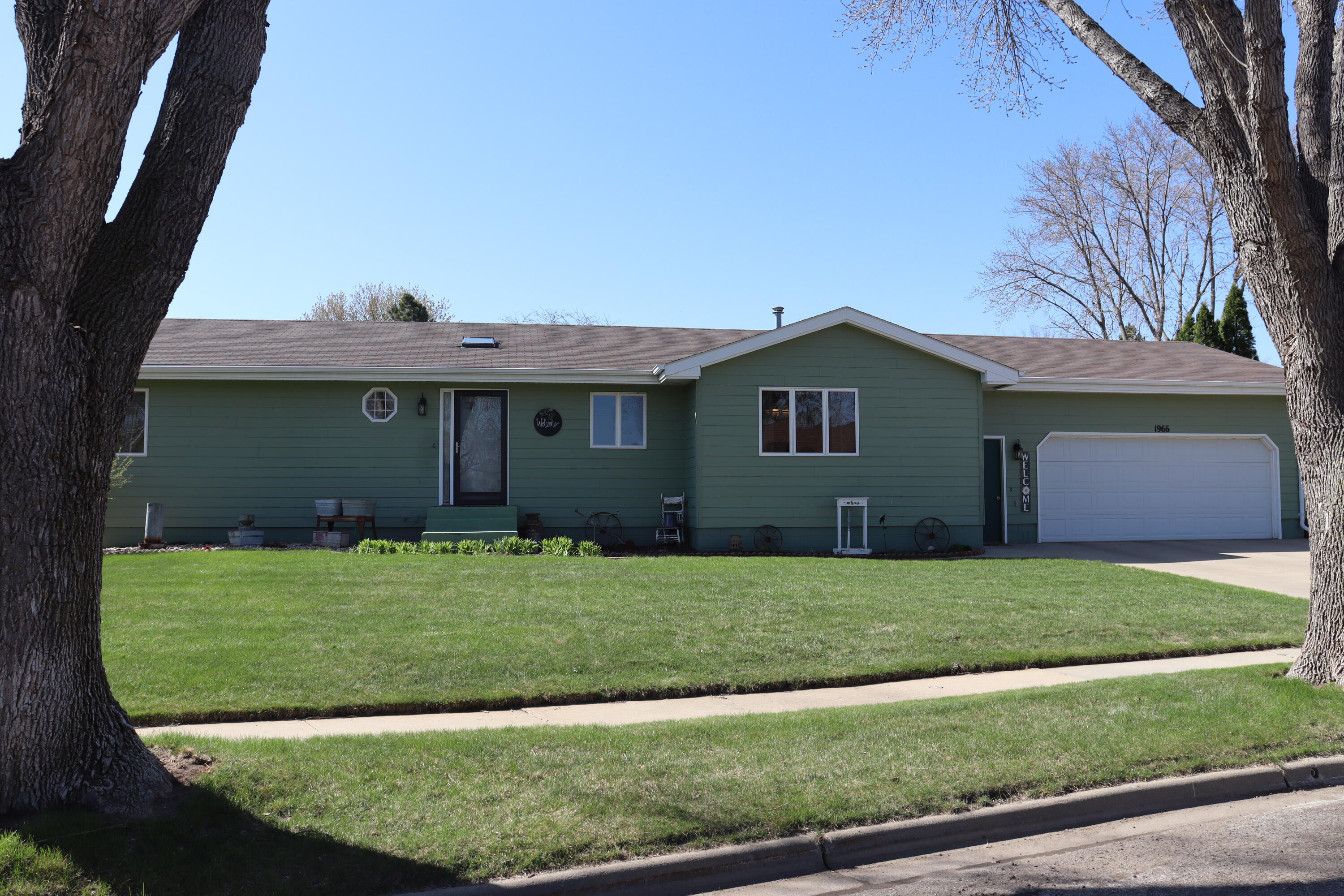 1966 Maple Dr