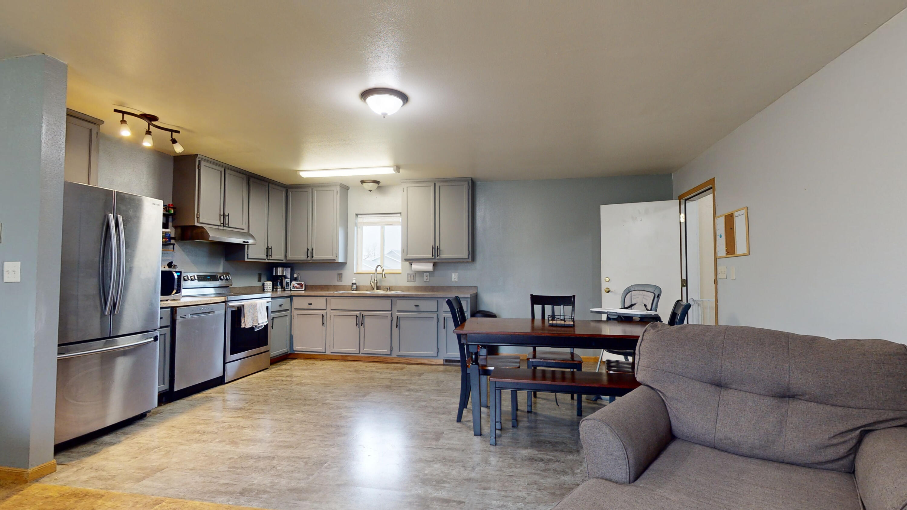 133 N Ottowa St