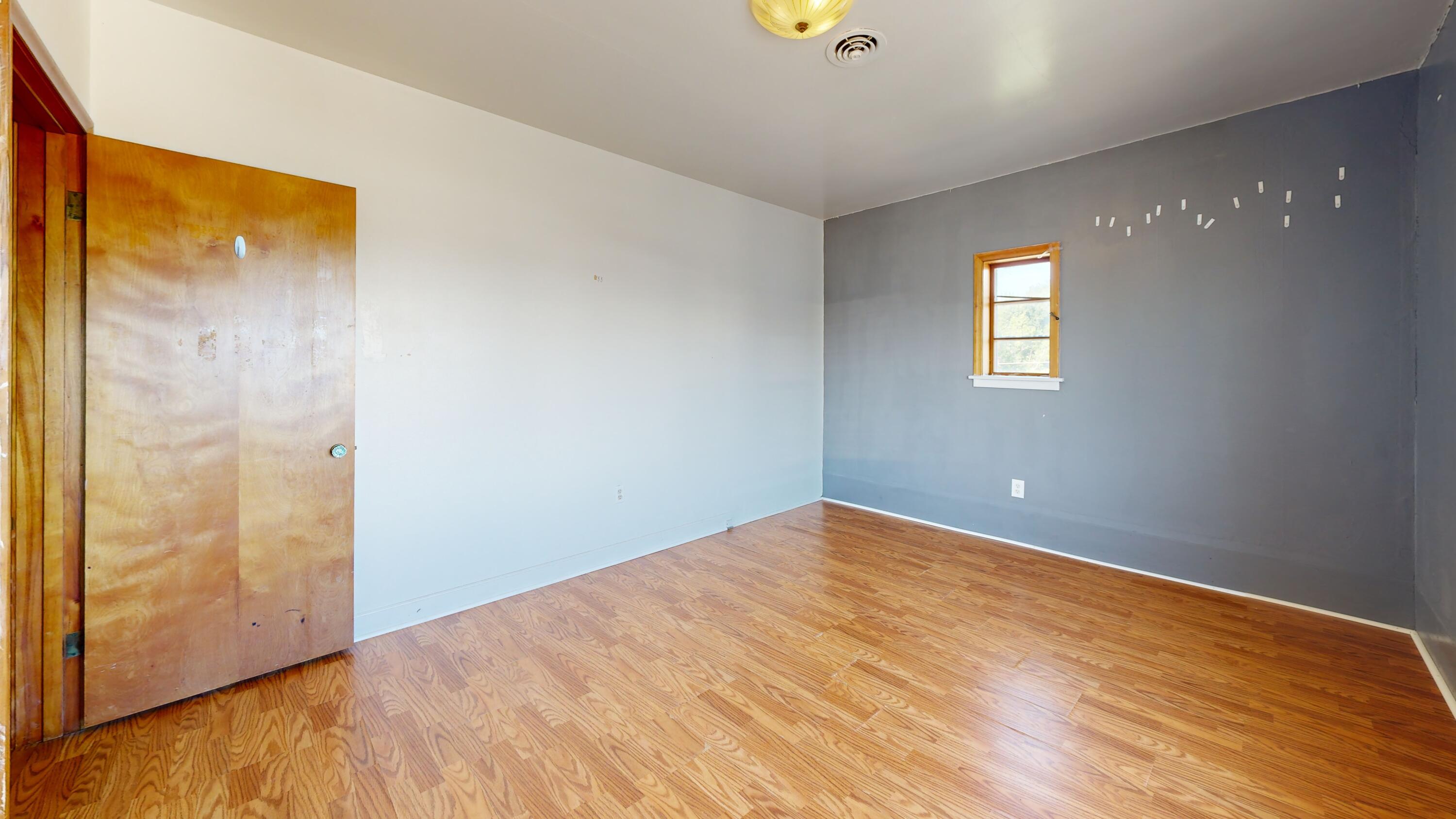 201 Dumont Ave