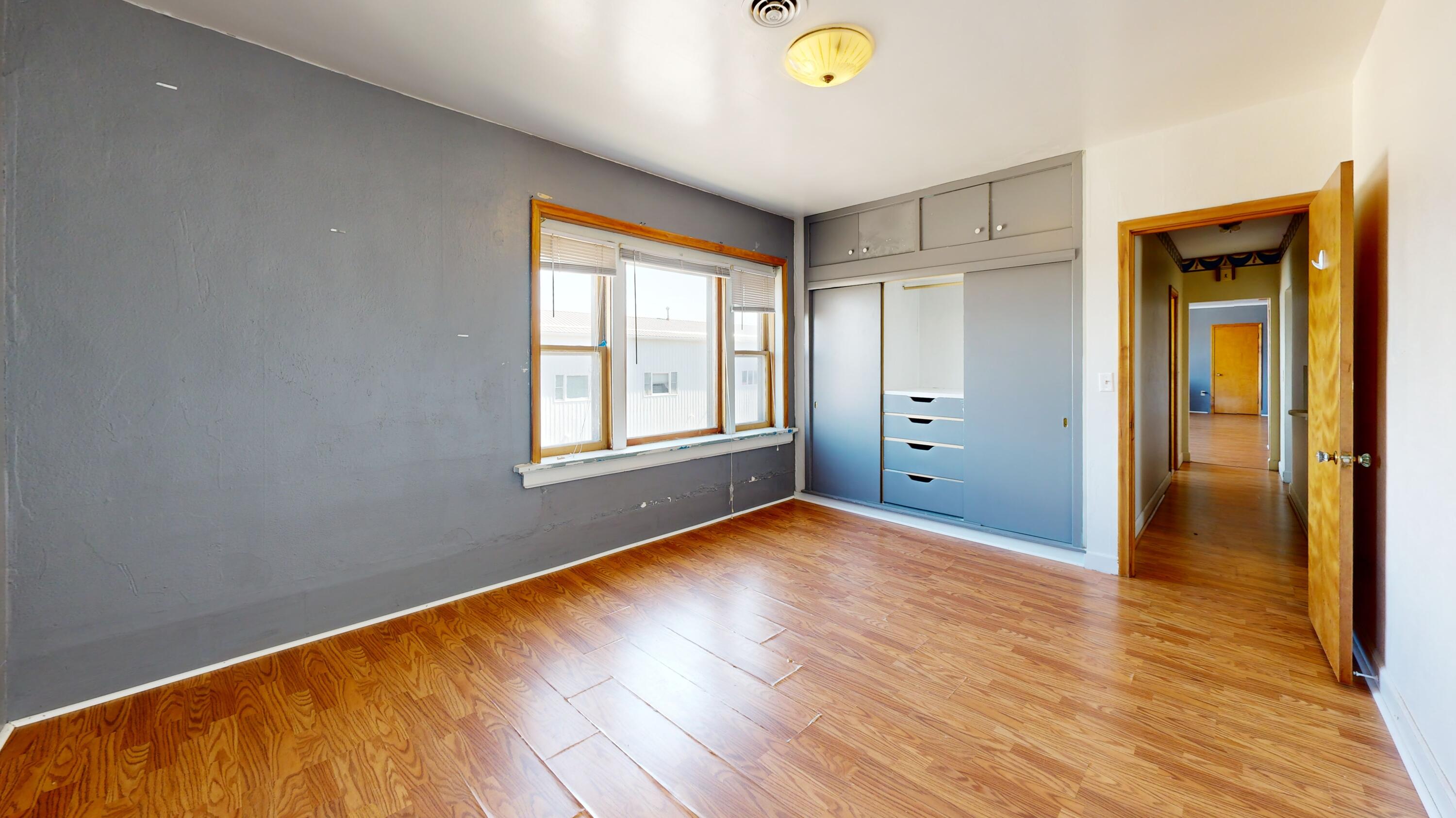 201 Dumont Ave