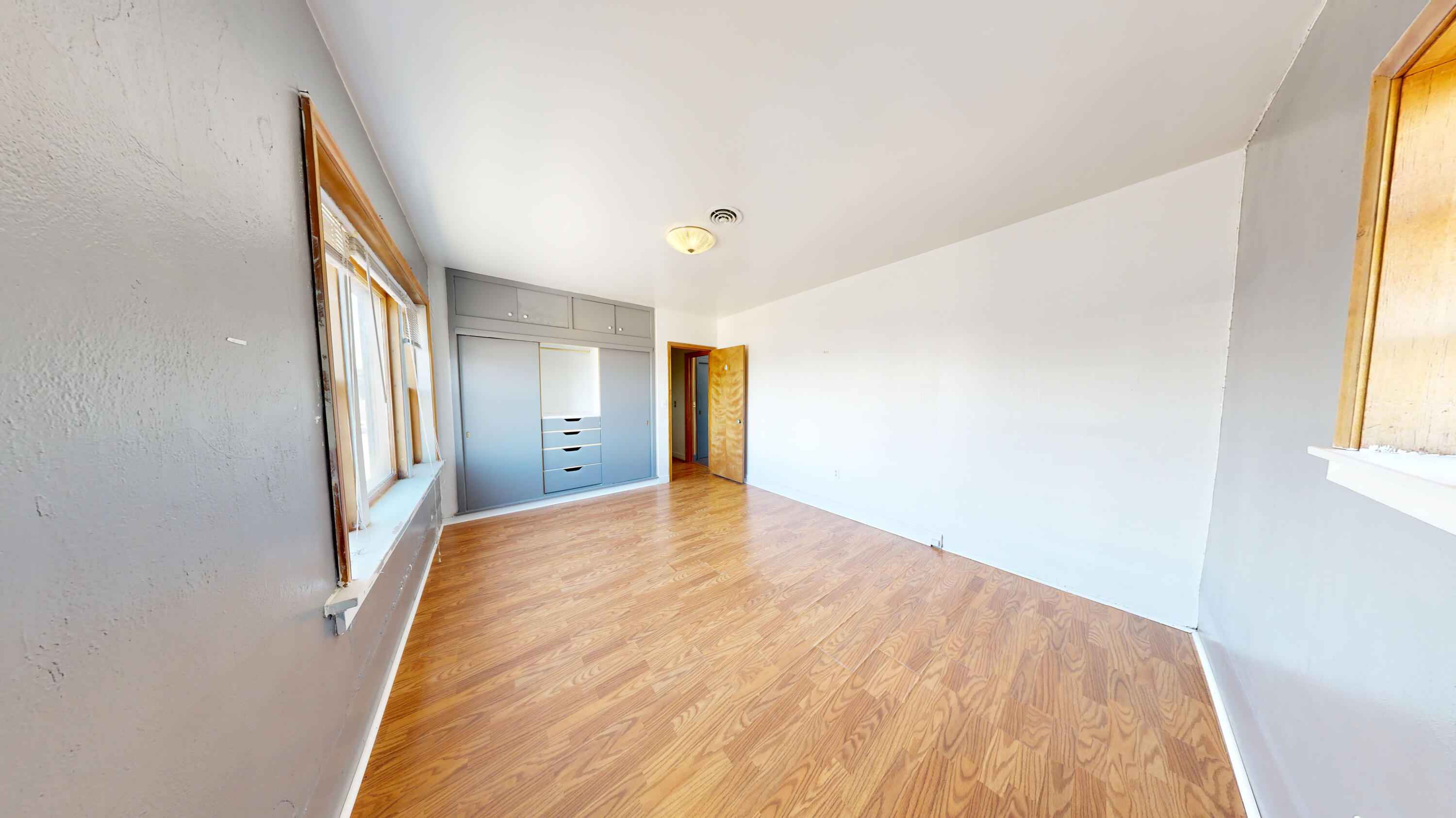 201 Dumont Ave