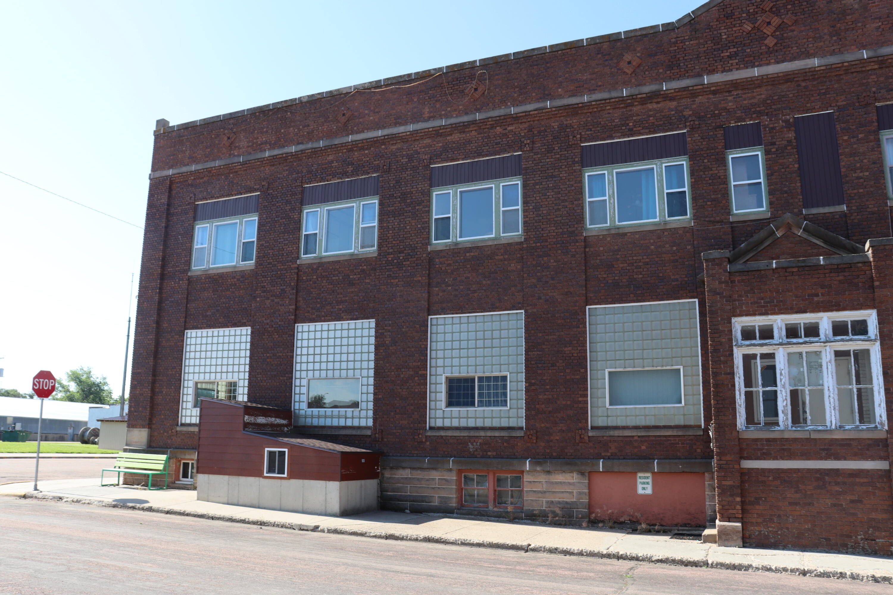 201 Dumont Ave