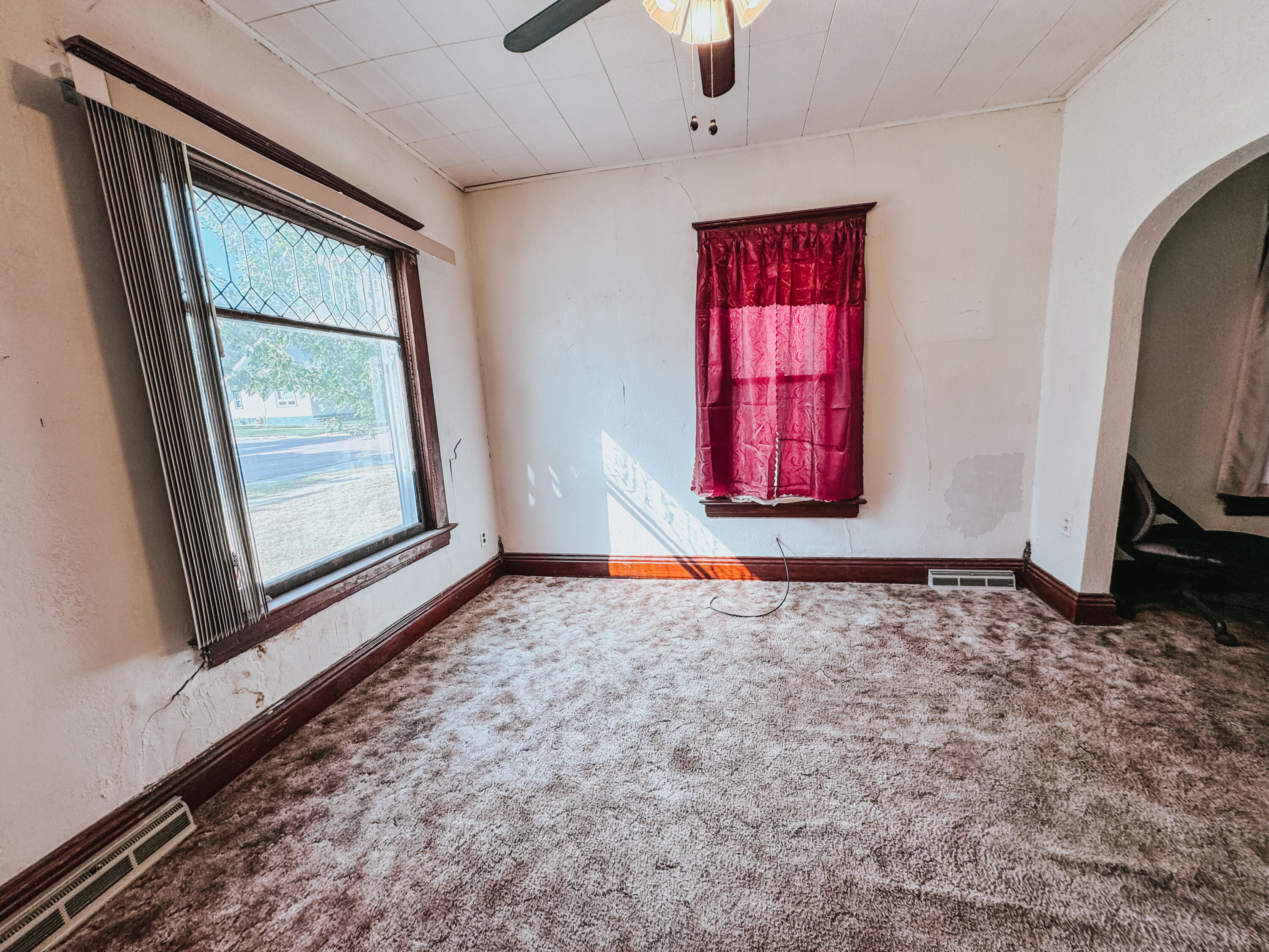 708 Simmons Ave SE