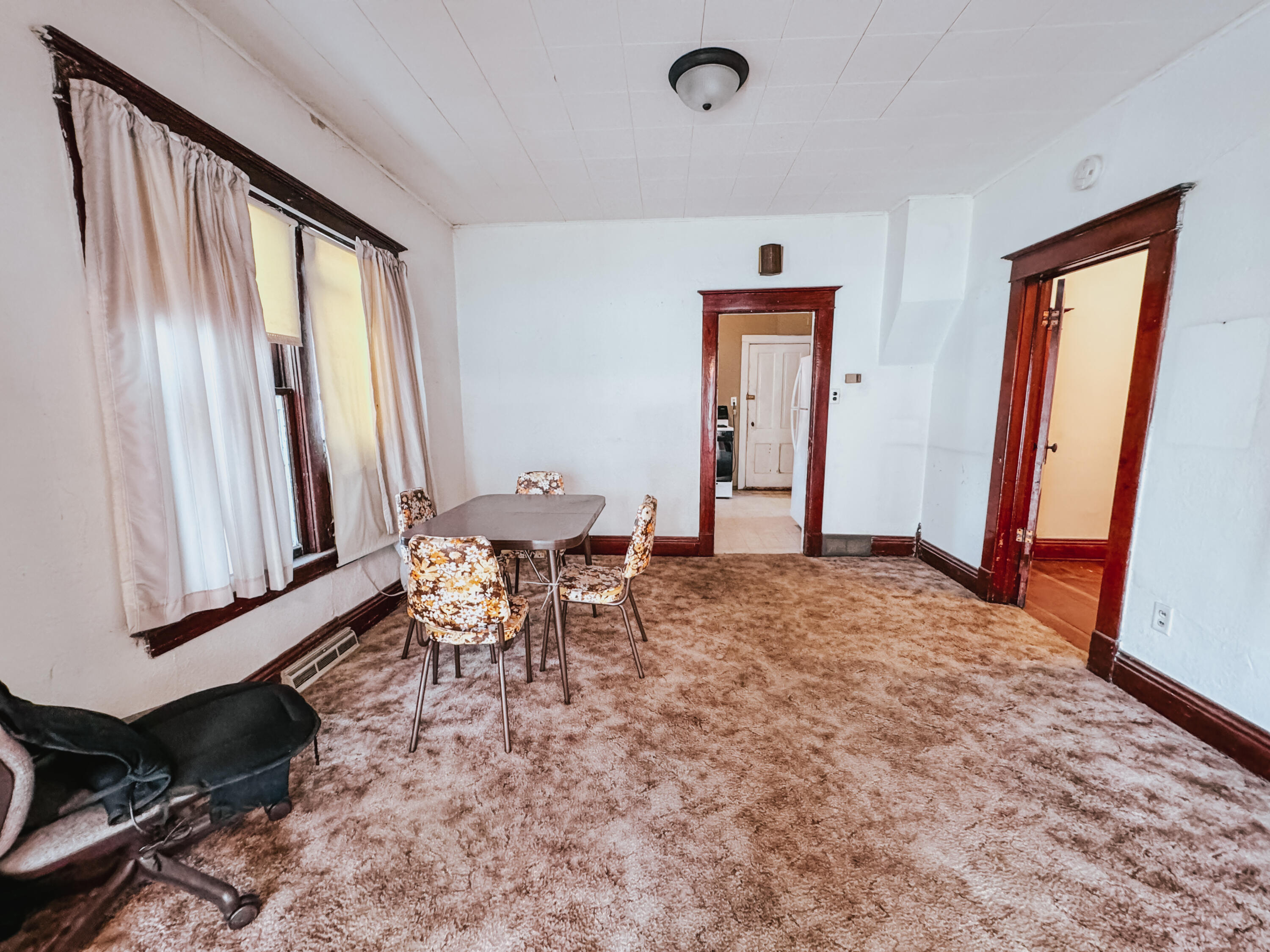 708 Simmons Ave SE