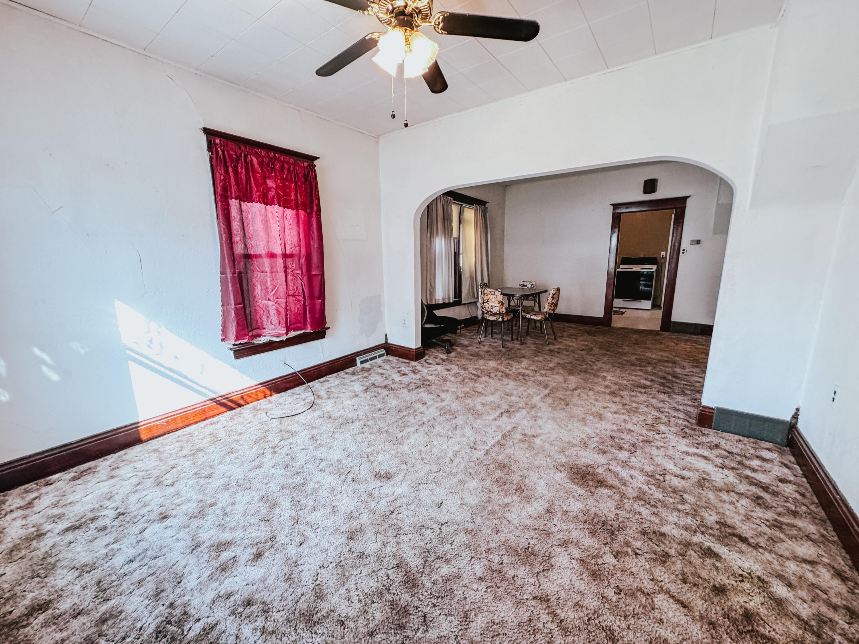 708 Simmons Ave SE