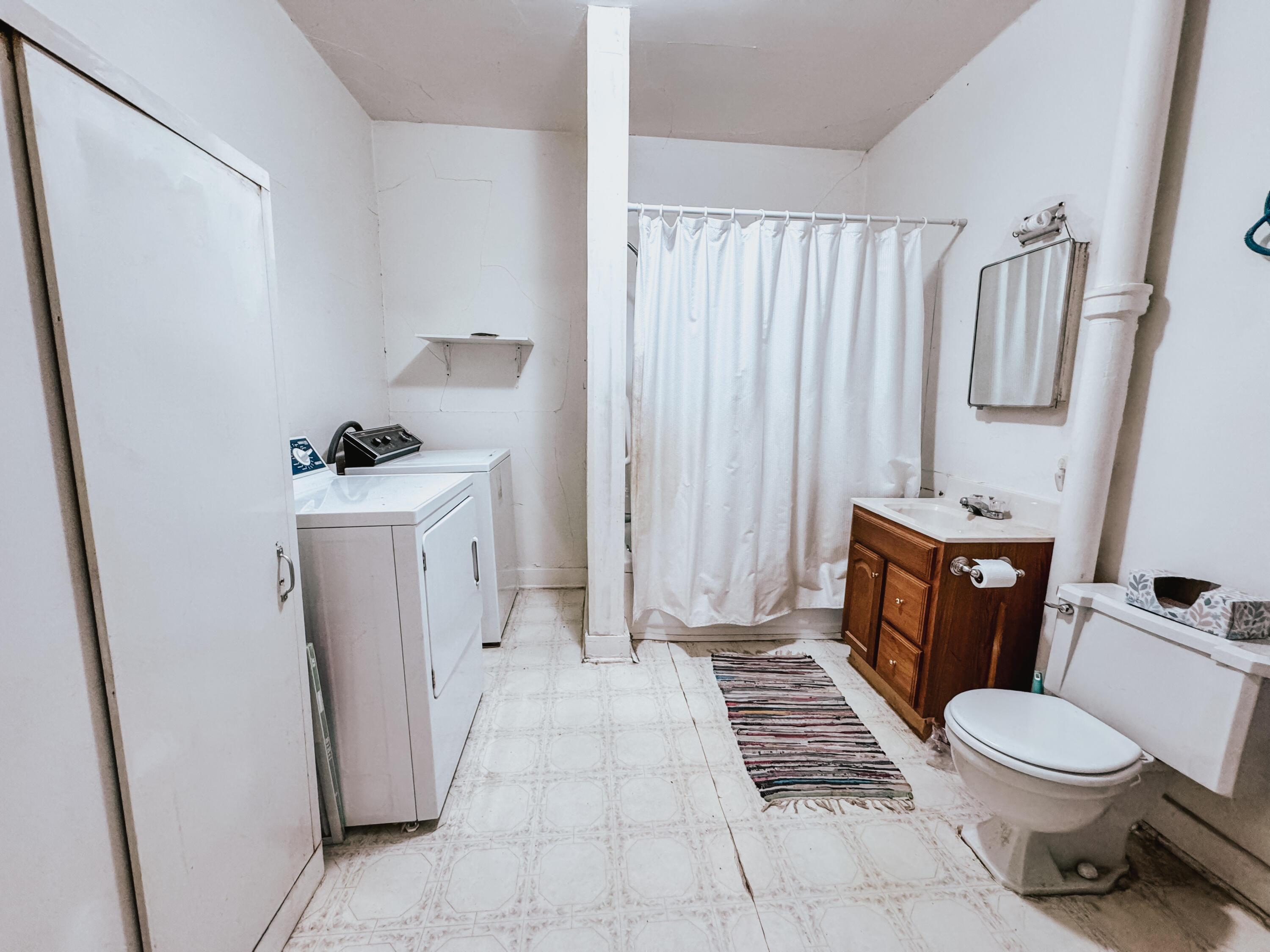 708 Simmons Ave SE