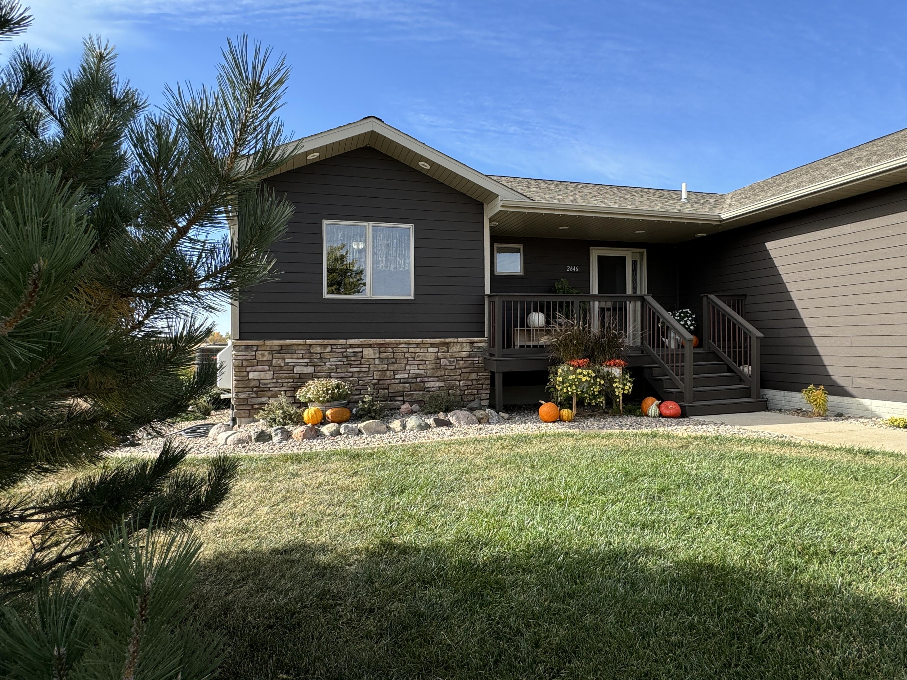 2646 Prairie Eagle Cir W