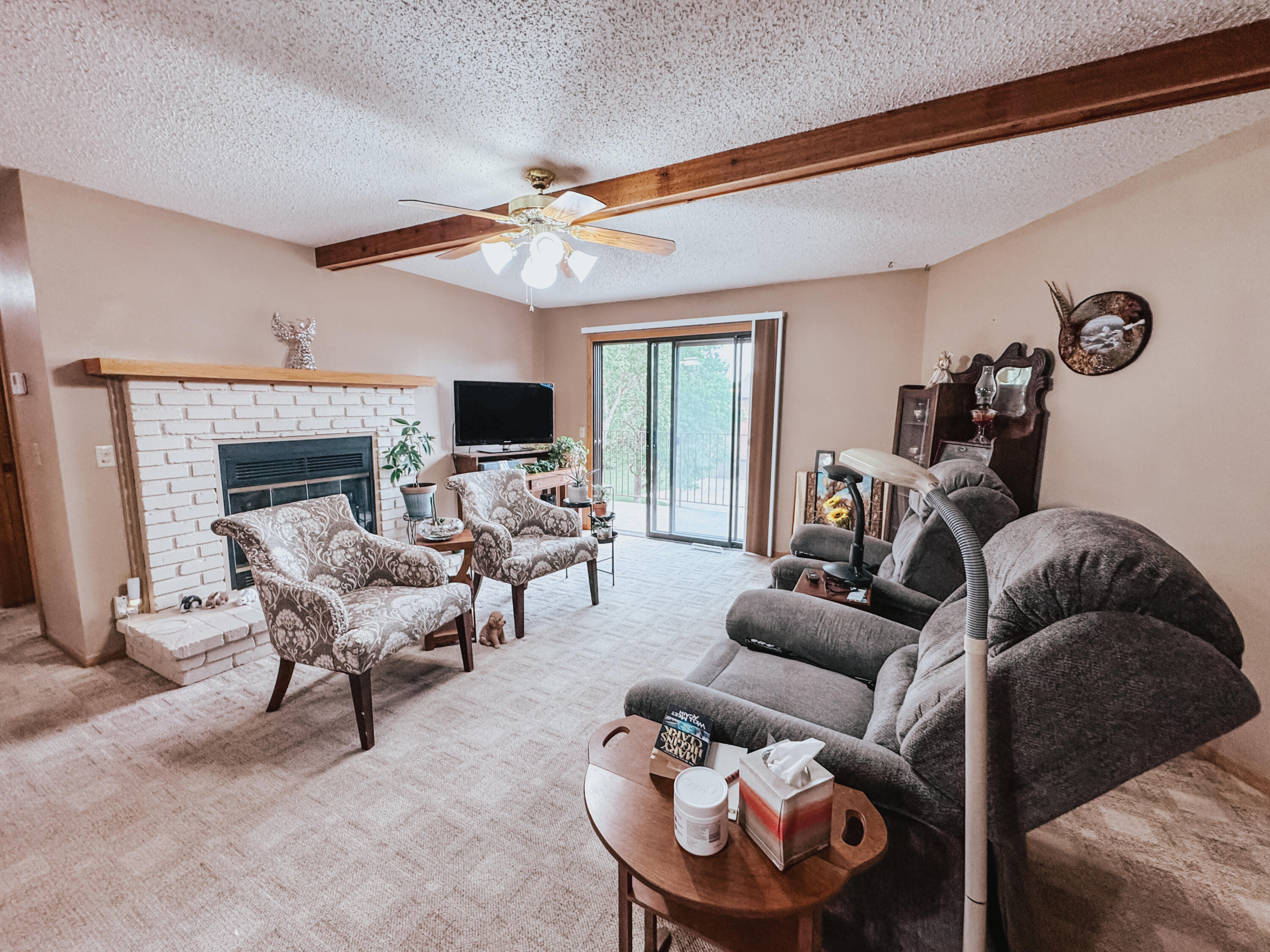 1940 Meadowlark Ln, 302