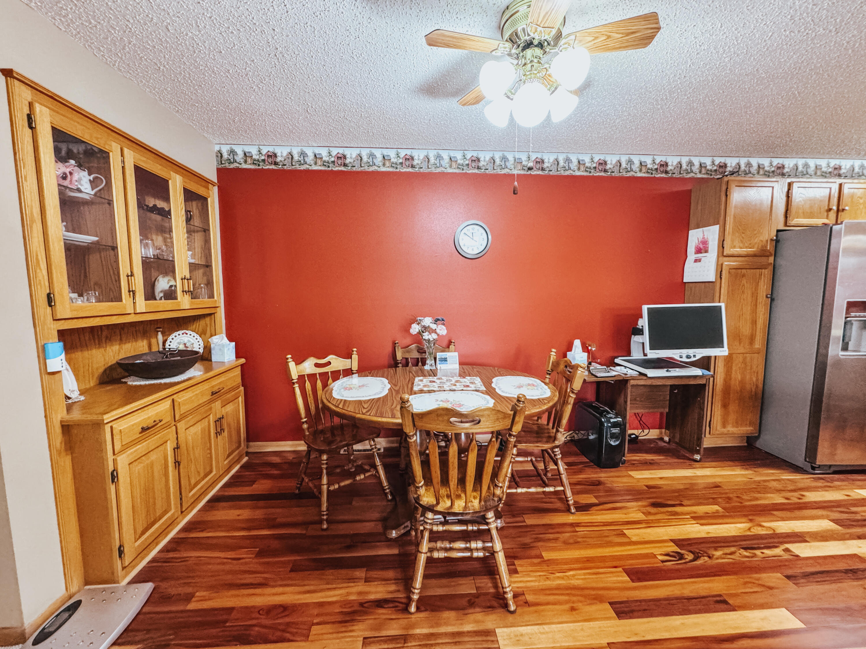 1940 Meadowlark Ln, 302