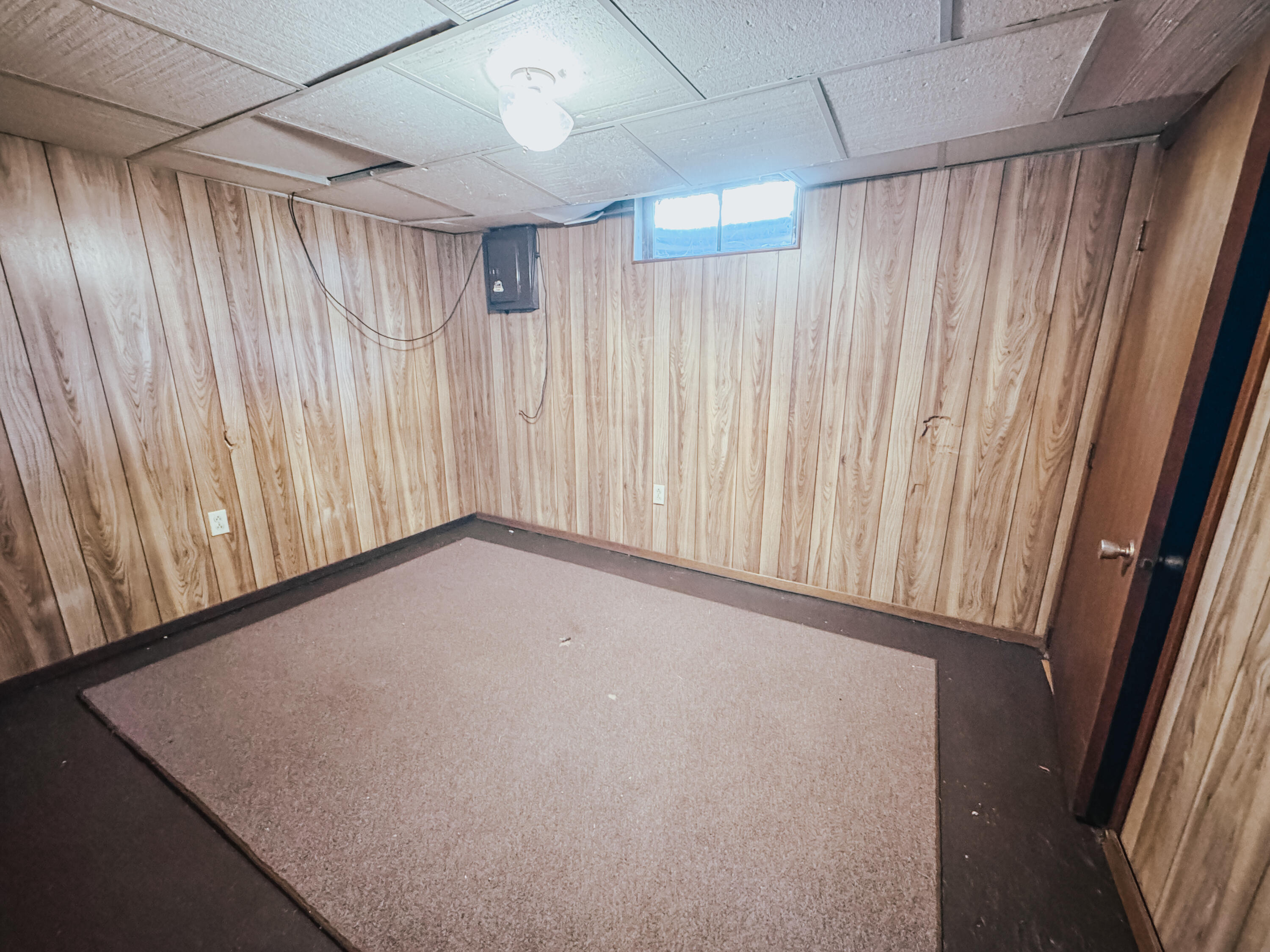 208 3rd St SE