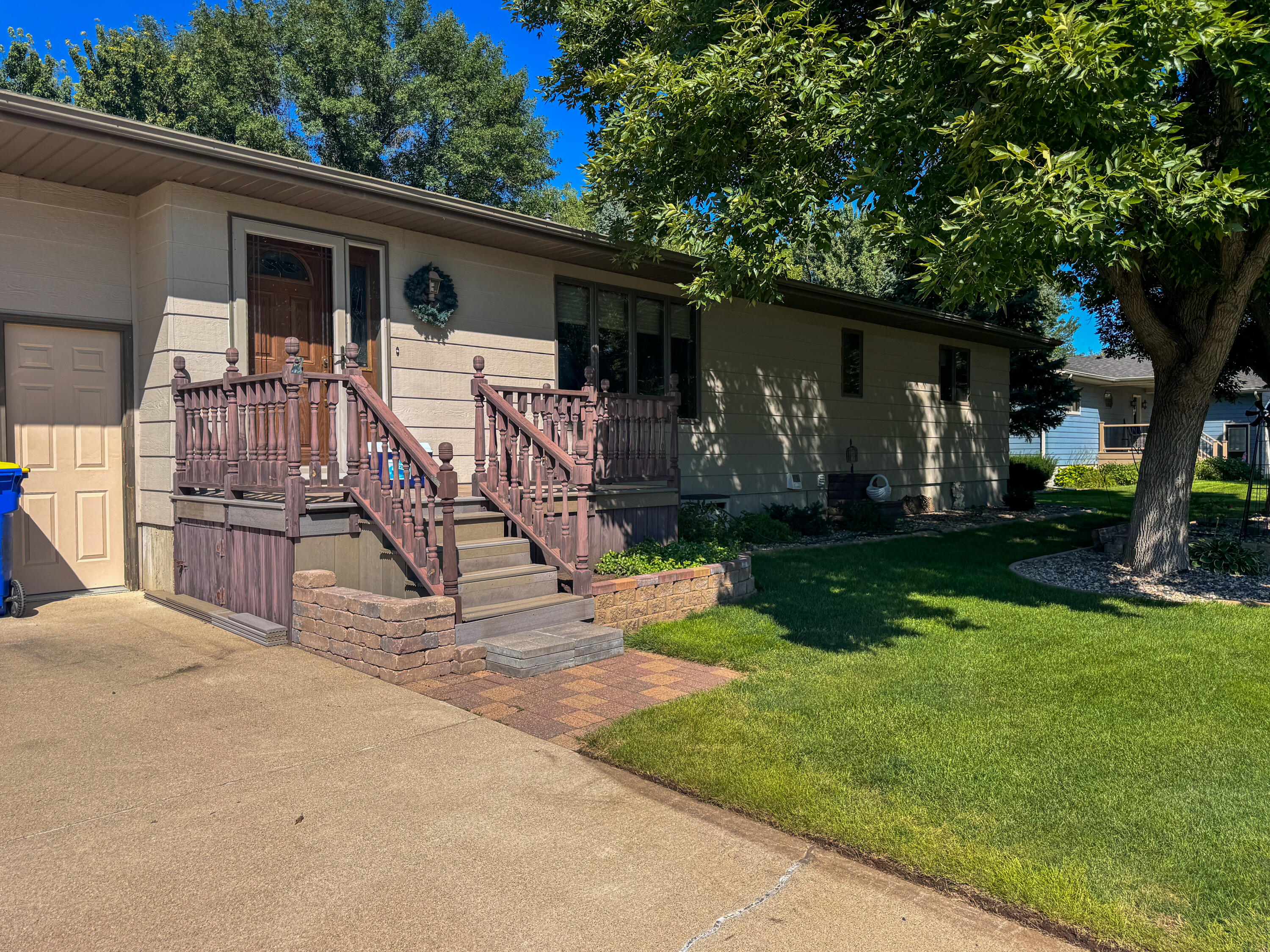 1885 Riverview Dr