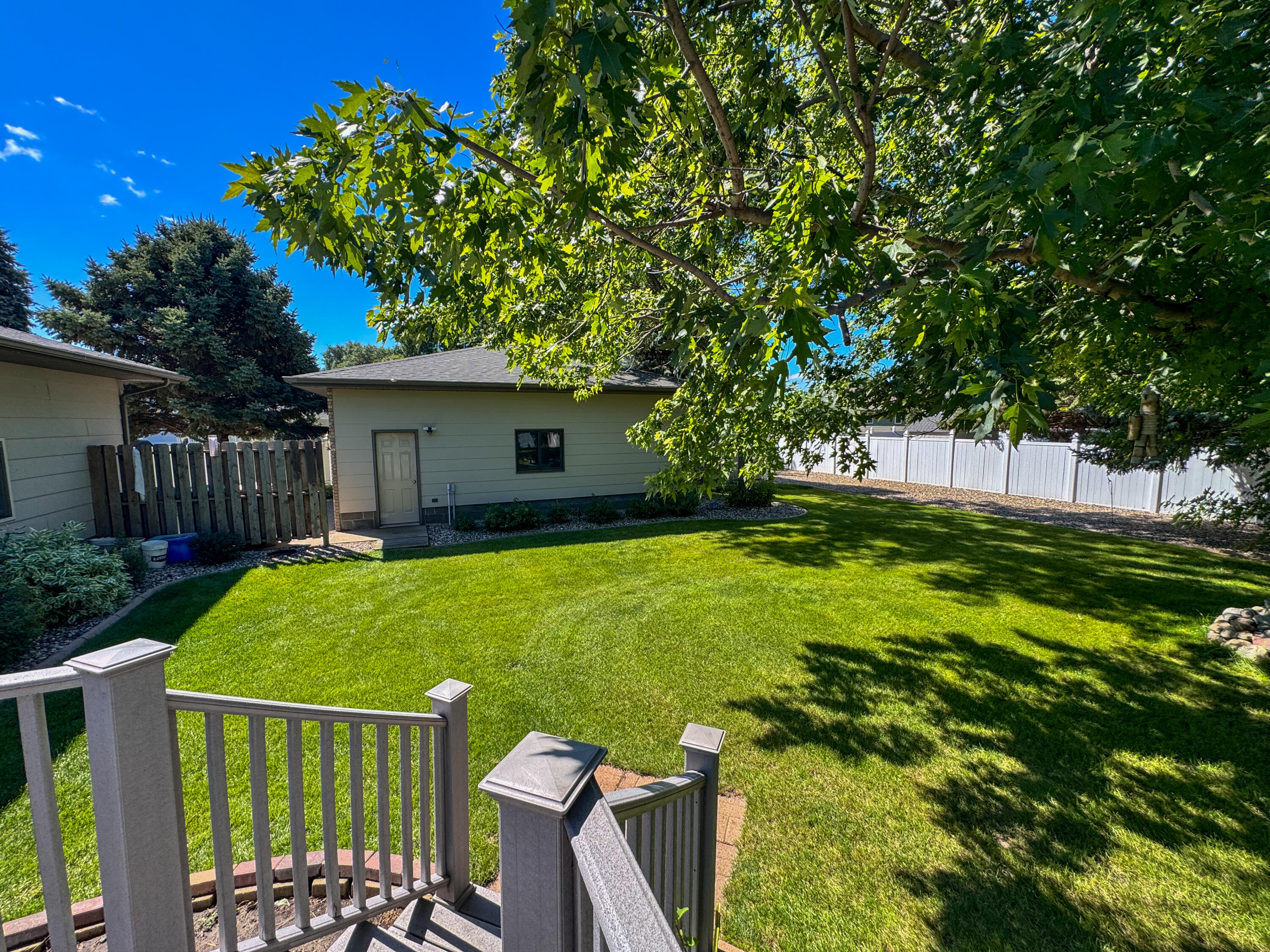 1885 Riverview Dr