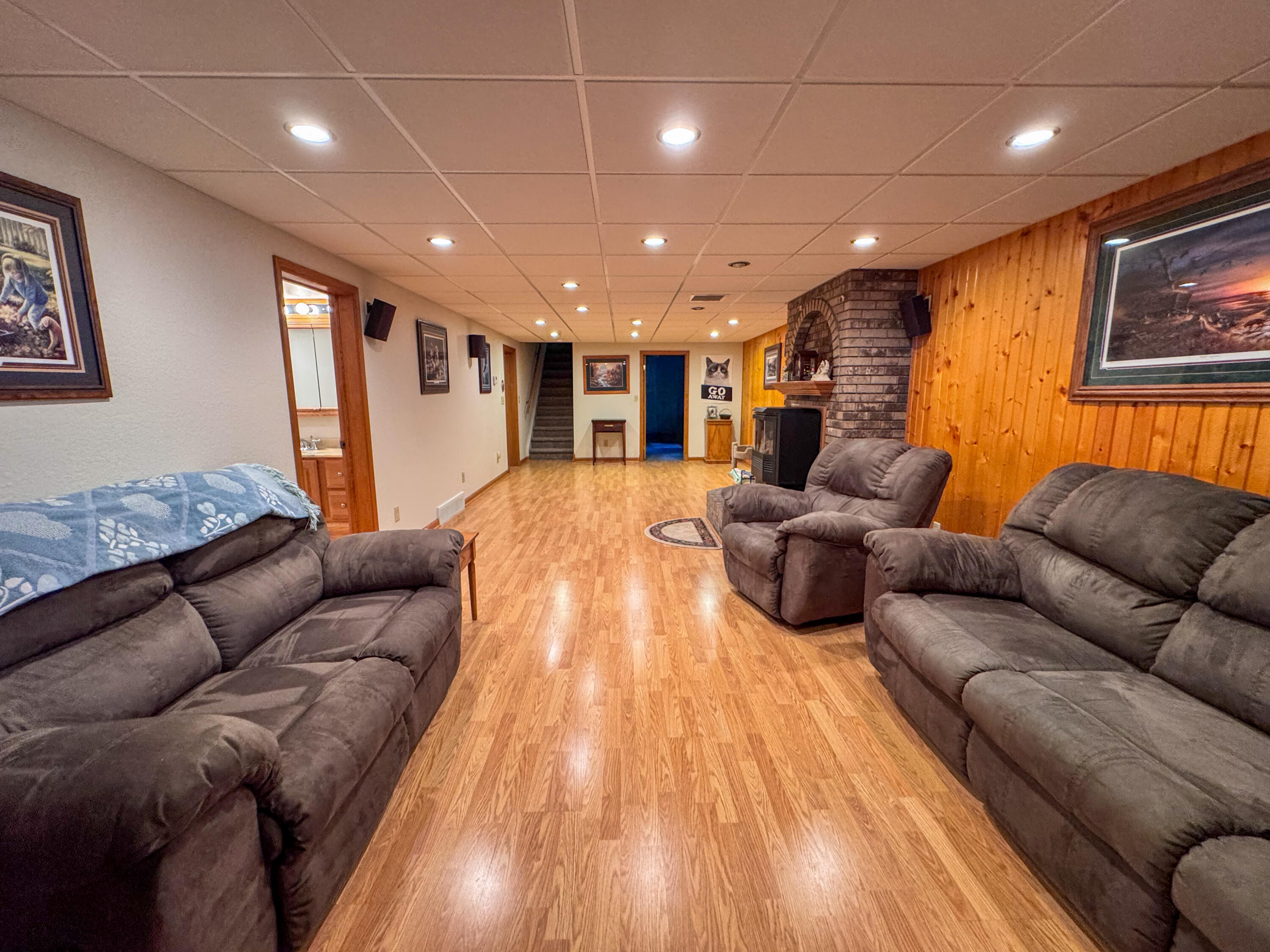 1885 Riverview Dr