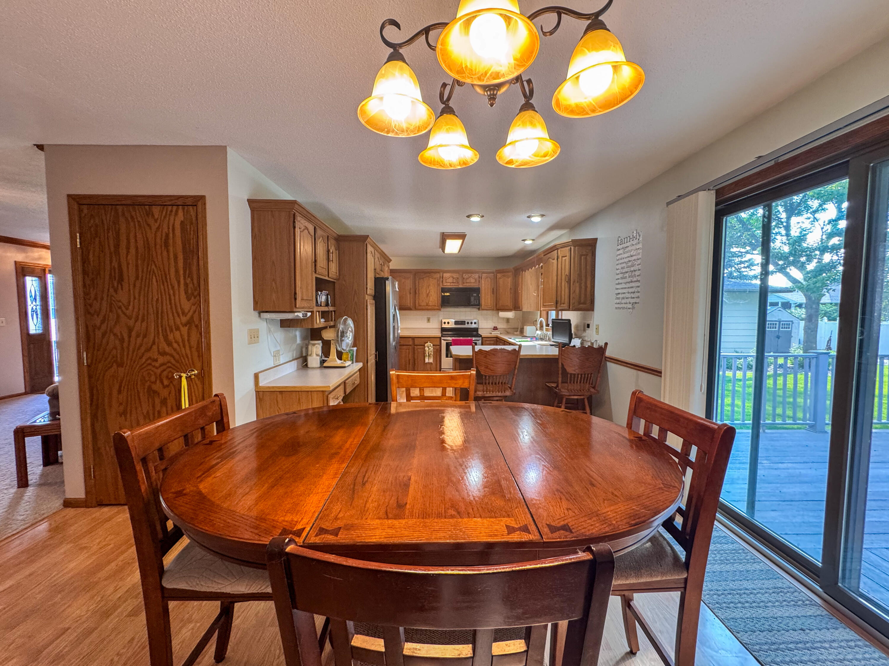 1885 Riverview Dr