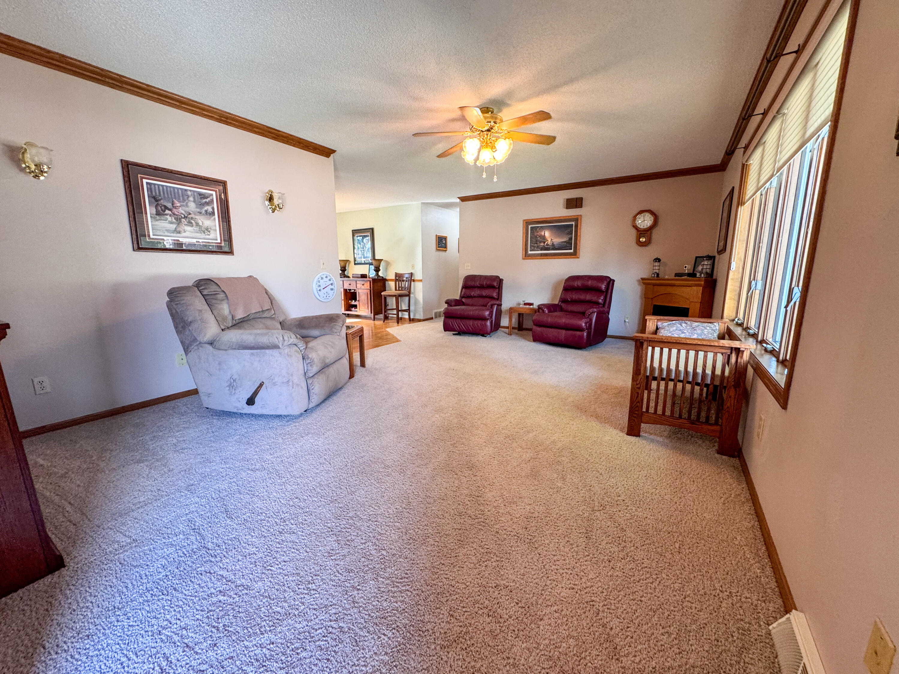 1885 Riverview Dr