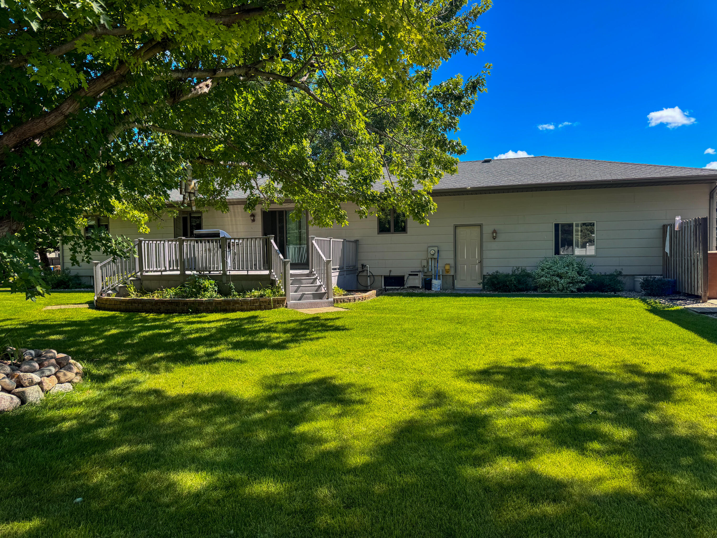 1885 Riverview Dr