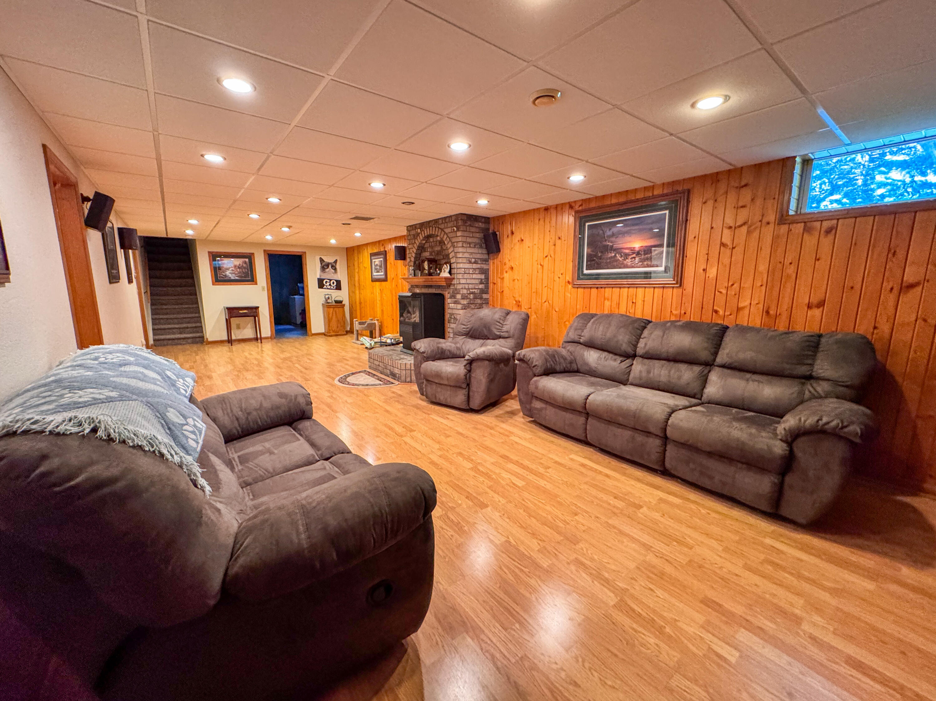 1885 Riverview Dr